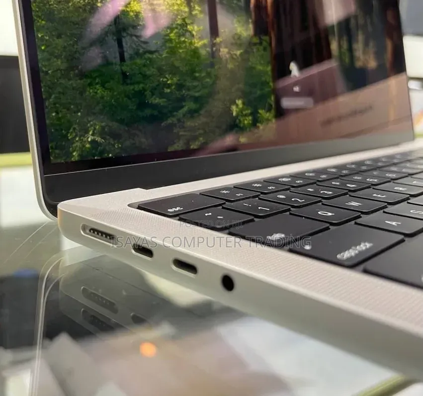 New Laptop Apple MacBook Pro 2023 M3 14-inch 8GB Apple M3 Pro SSD 512GB