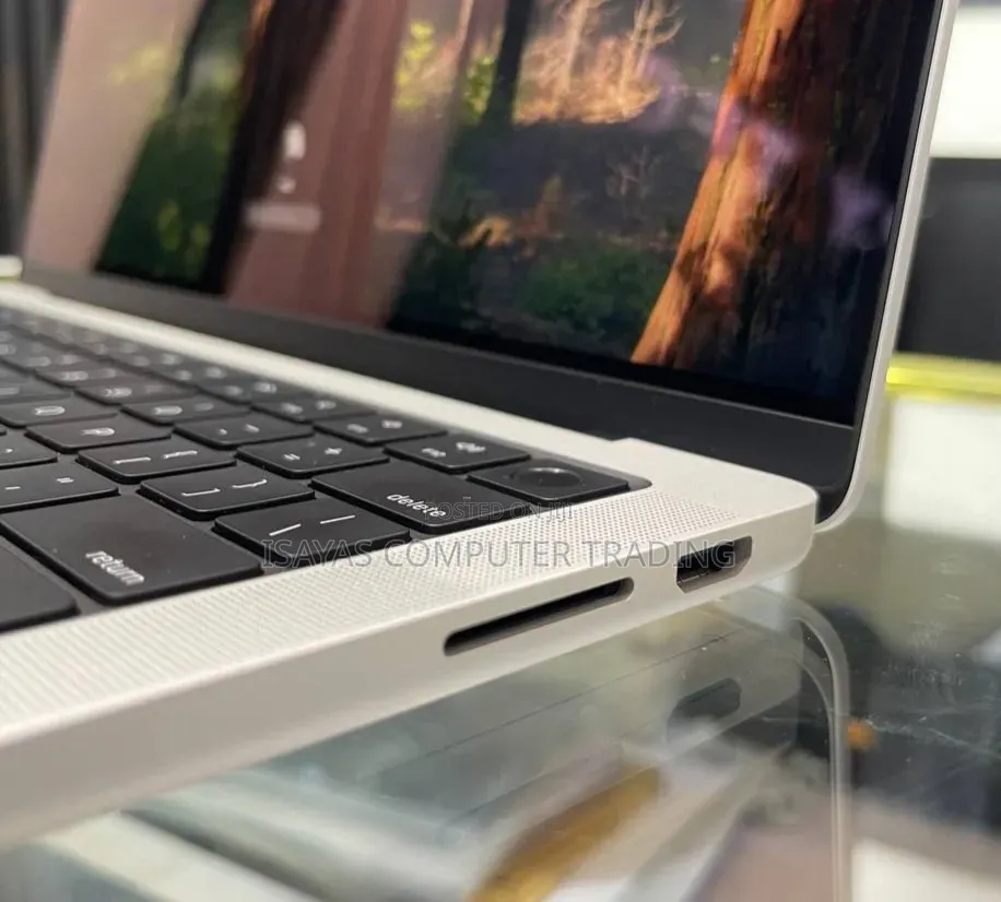 New Laptop Apple MacBook Pro 2023 M3 14-inch 8GB Apple M3 Pro SSD 512GB
