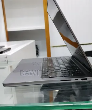 New Laptop Apple MacBook Pro 2021 M1 16GB Apple M1 Pro SSD 512GB
