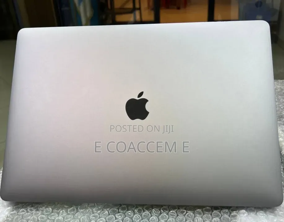 New Laptop Apple MacBook 16GB Intel Core i7 SSD 512GB