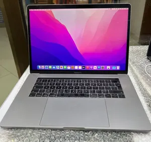 New Laptop Apple MacBook 16GB Intel Core i7 SSD 512GB
