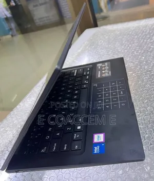 New Laptop Asus 16GB Intel Core 5 SSD 512GB