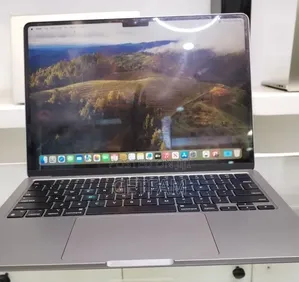 New Laptop Apple MacBook Air 2022 M2 8GB Intel Xeon SSD 512GB