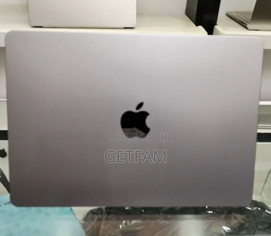 New Laptop Apple MacBook Air 2022 M2 8GB Intel Xeon SSD 512GB
