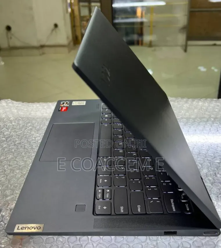 New Laptop Lenovo 16GB AMD Ryzen 7 SSD 512GB