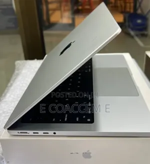 New Laptop Apple MacBook 16GB SSD 512GB