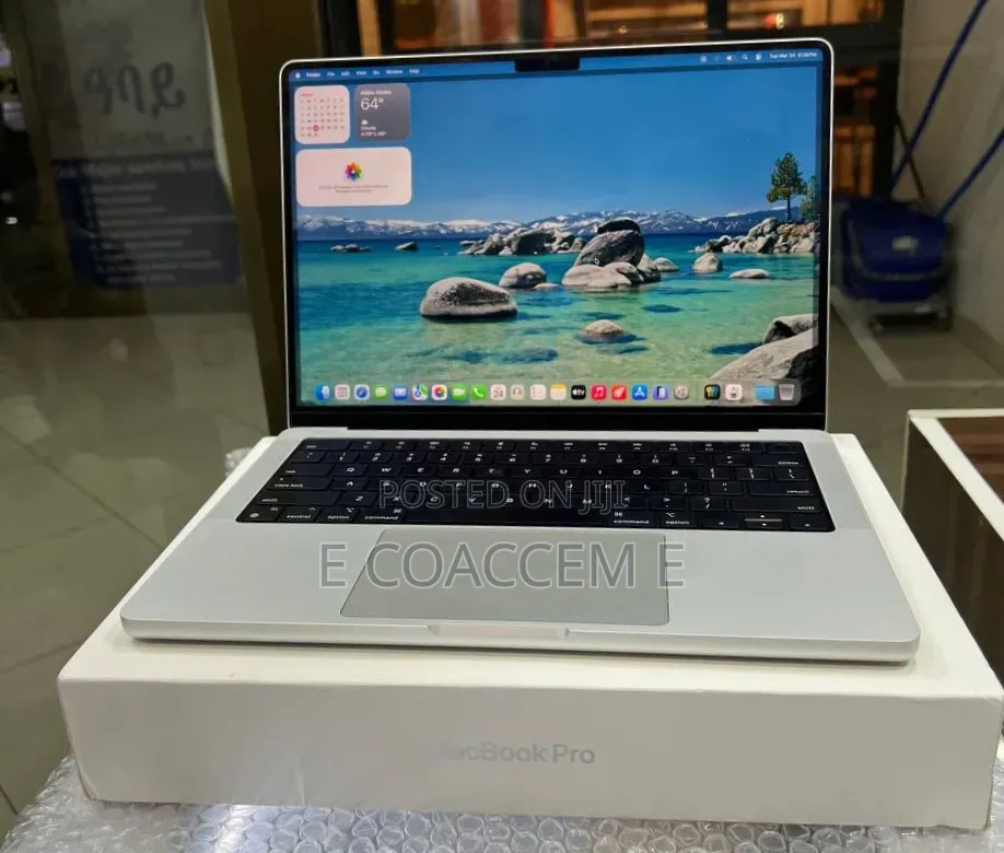 New Laptop Apple MacBook 16GB SSD 512GB