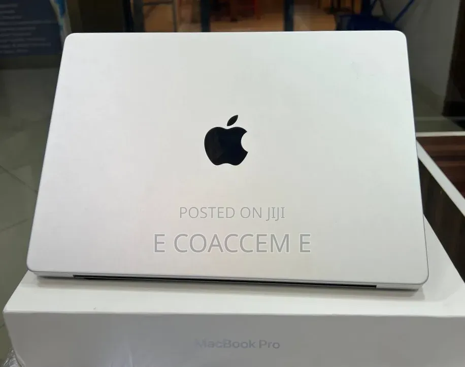 New Laptop Apple MacBook 16GB SSD 512GB