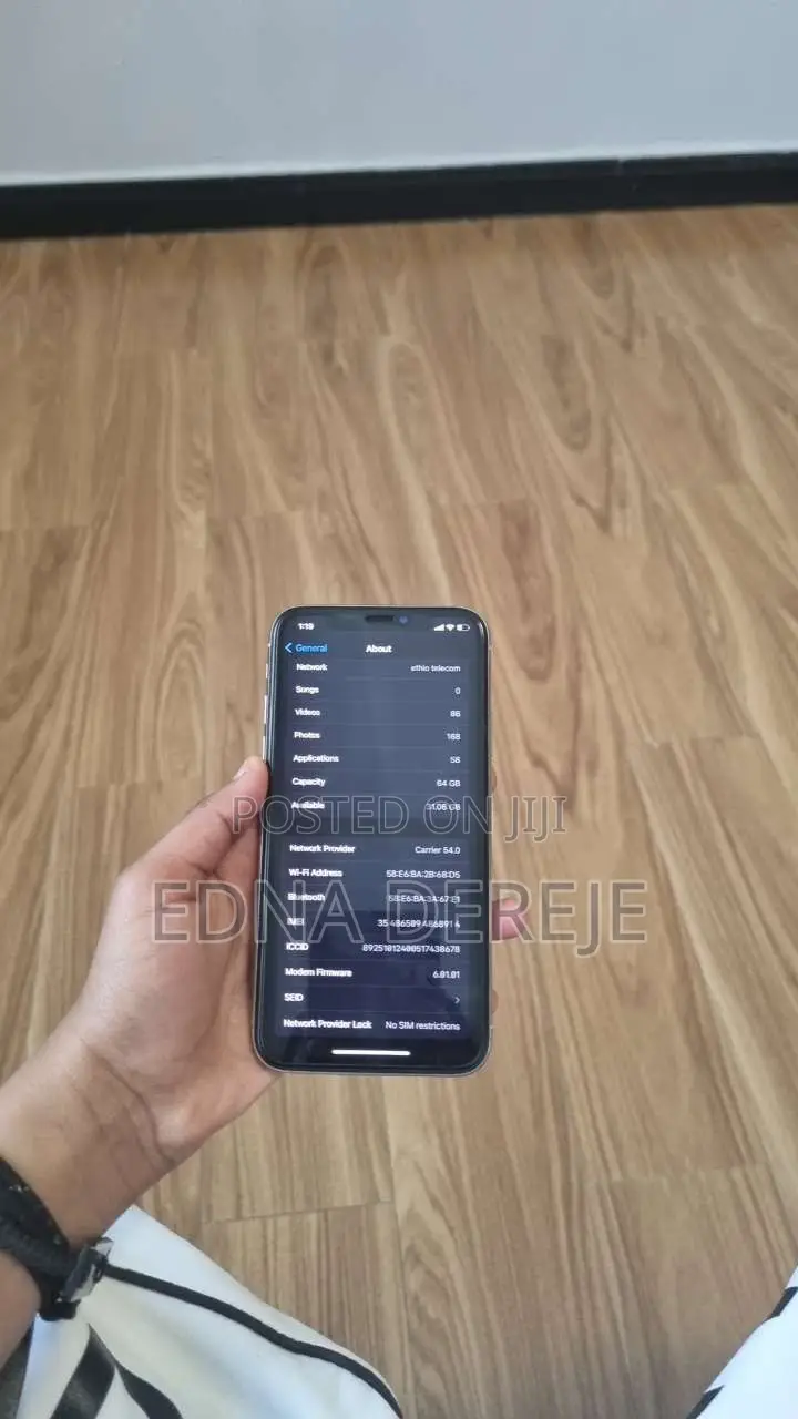 Apple iPhone X 64 GB White