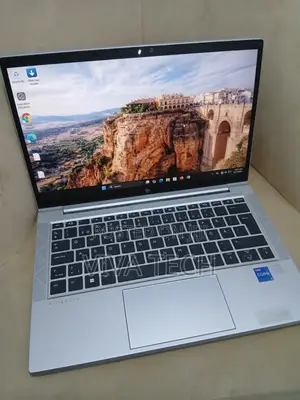 New Laptop HP EliteBook 830 G8 16GB Intel Core i5 SSD 512GB