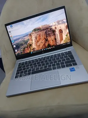 New Laptop HP EliteBook 830 G8 16GB Intel Core i5 SSD 512GB