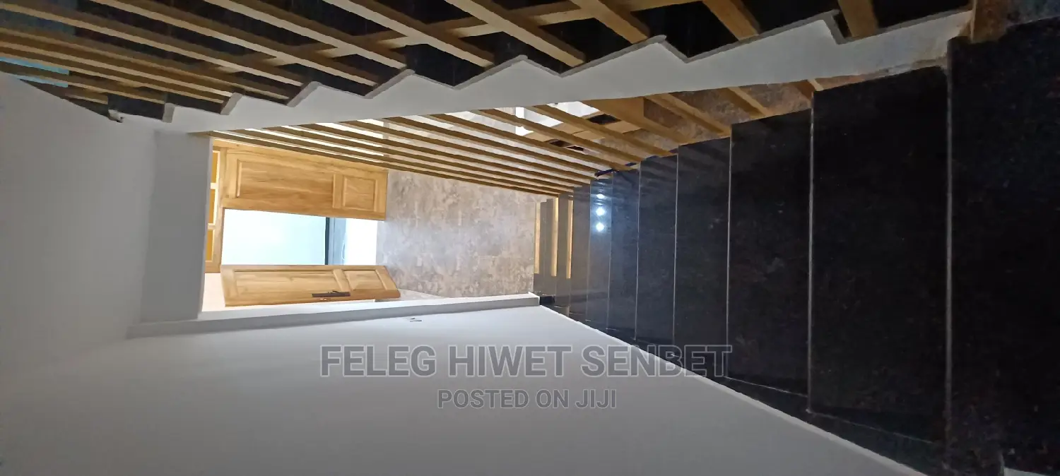 6bdrm House in አአ, Bole for sale