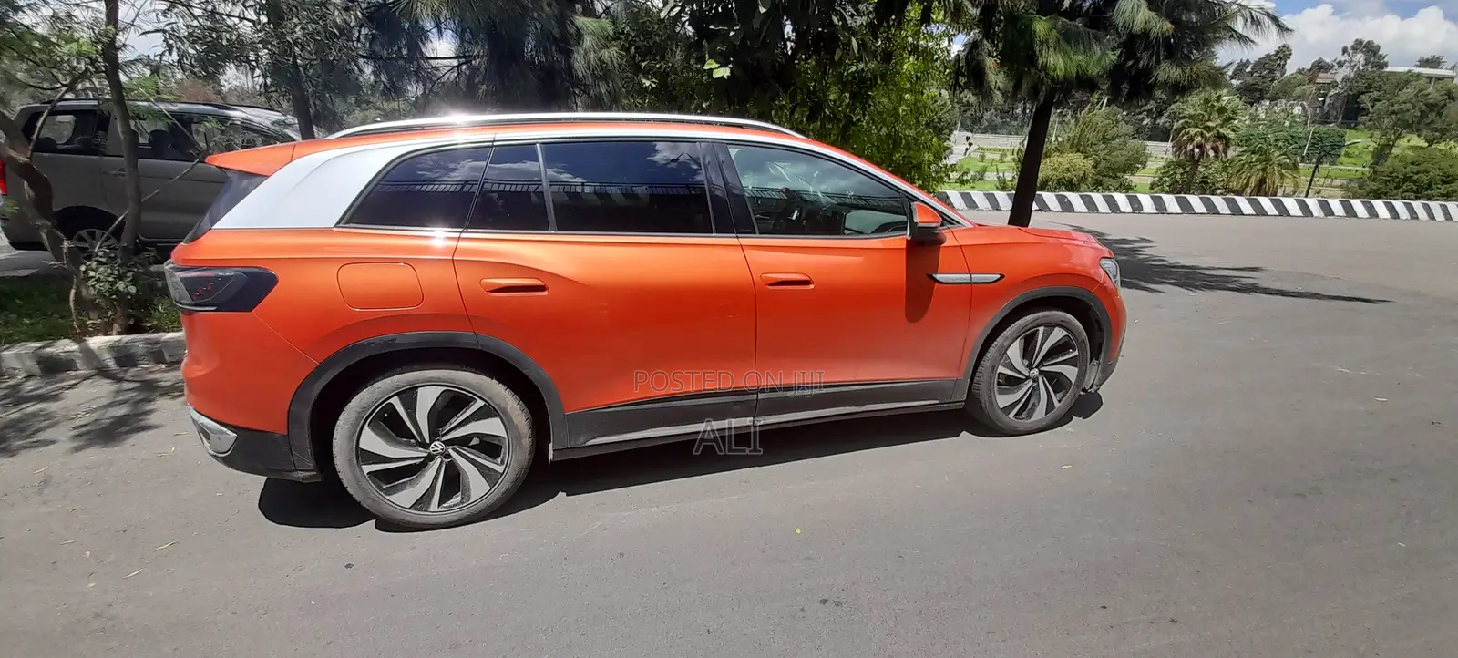 Volkswagen ID.6 2022 Orange
