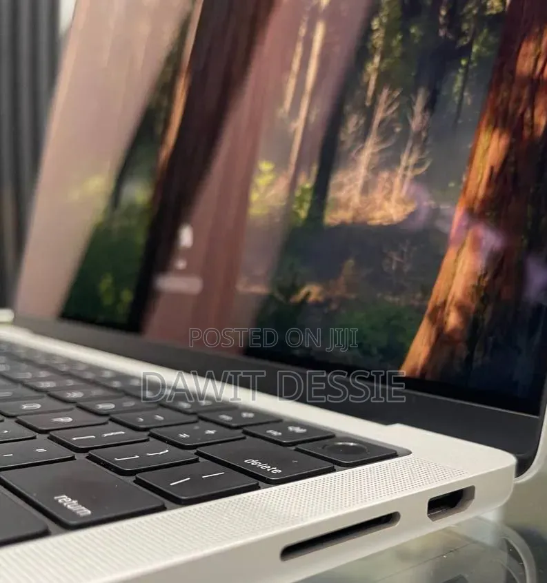 New Laptop Apple MacBook Pro 2023 M3 14-inch 8GB SSD 512GB