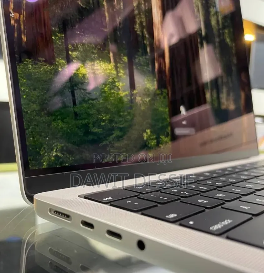 New Laptop Apple MacBook Pro 2023 M3 14-inch 8GB SSD 512GB