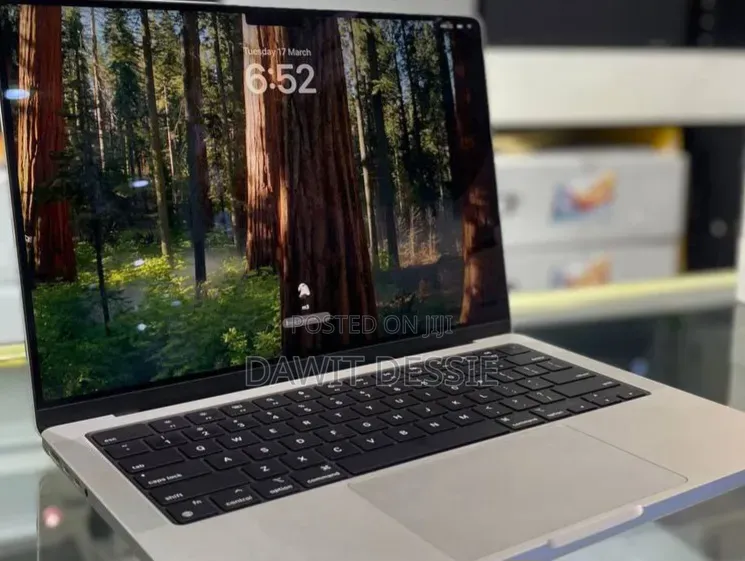 New Laptop Apple MacBook Pro 2023 M3 14-inch 8GB SSD 512GB