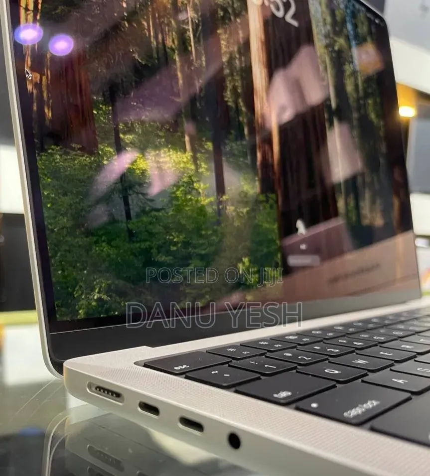 New Laptop Apple MacBook Pro 8GB Apple M3 SSD 512GB