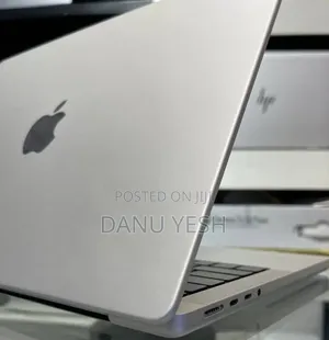 New Laptop Apple MacBook Pro 8GB Apple M3 SSD 512GB