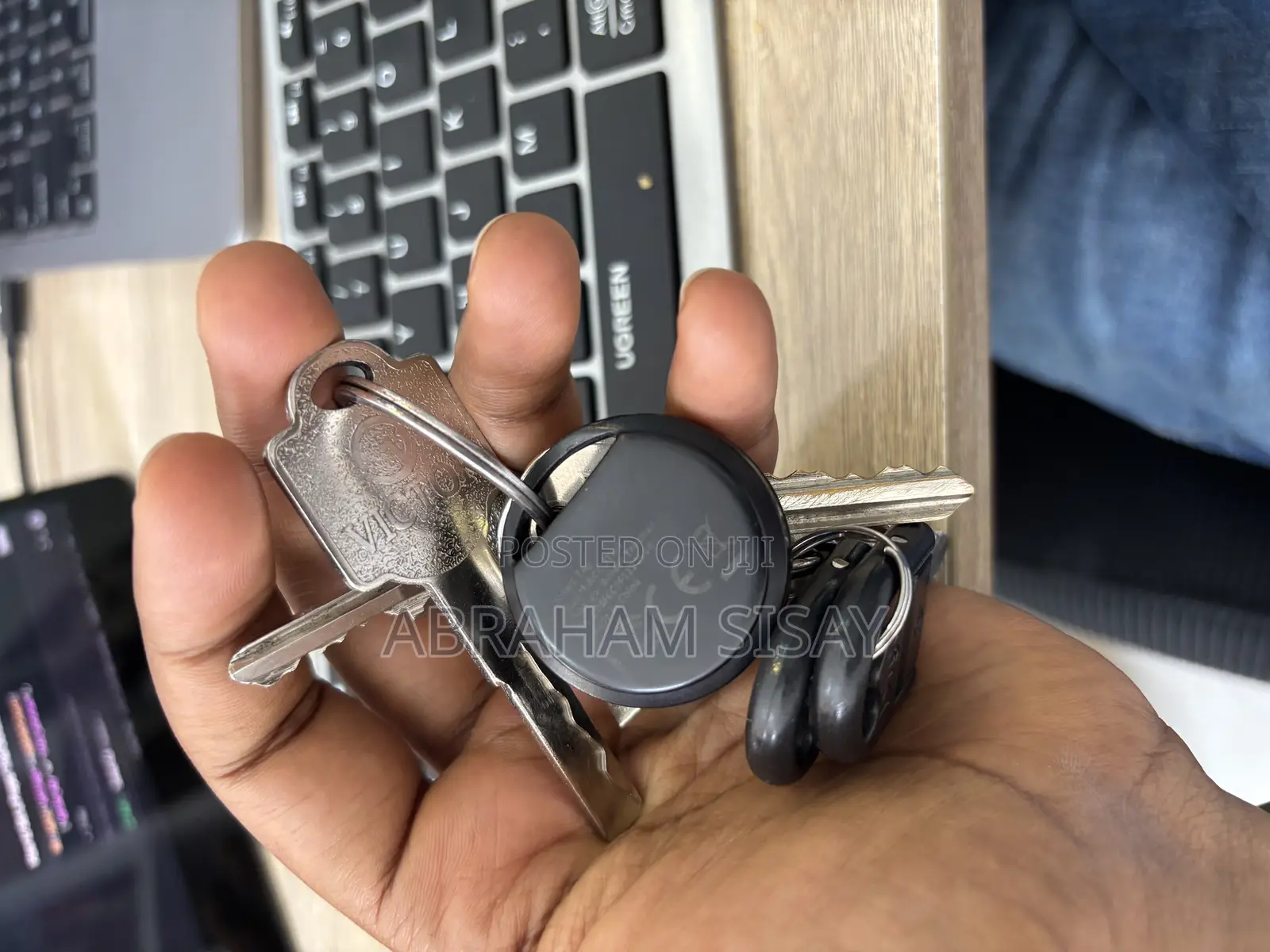 Smart Tag for iPhone Users