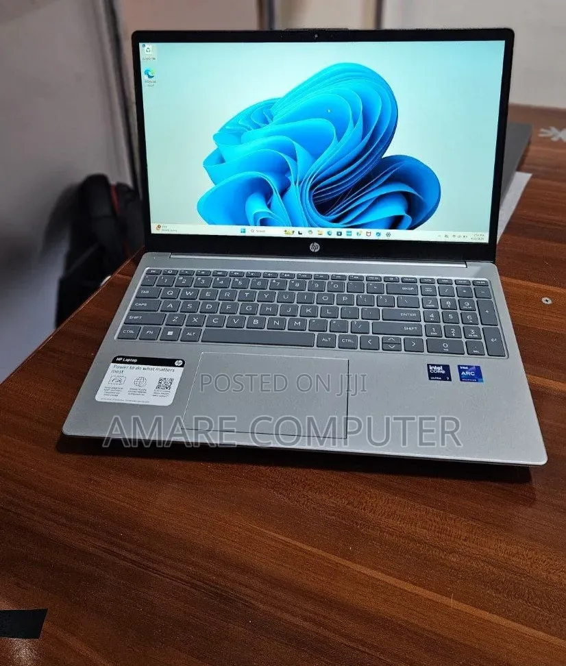 New Laptop HP Pavilion 15 16GB Intel Core Ultra 7 SSD 512GB
