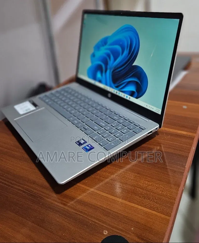 New Laptop HP Pavilion 15 16GB Intel Core Ultra 7 SSD 512GB