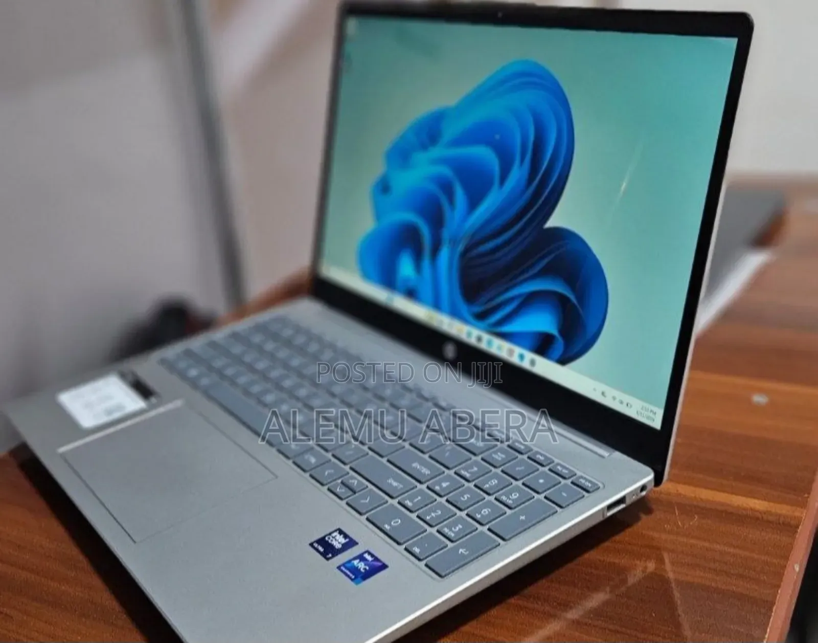 New Laptop HP 16GB Intel Core Ultra 7 SSD 512GB