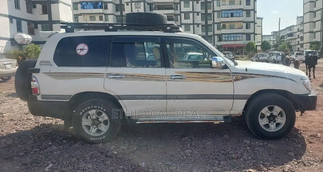 Toyota Land Cruiser 2003 White