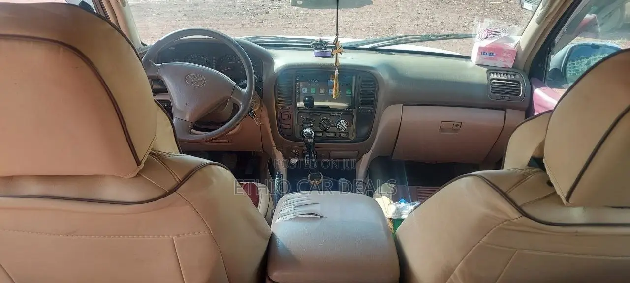 Toyota Land Cruiser 2003 White