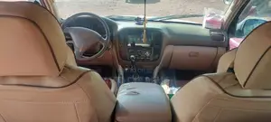 Toyota Land Cruiser 2003 White