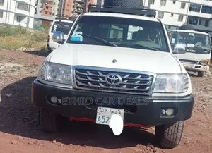 Toyota Land Cruiser 2003 White