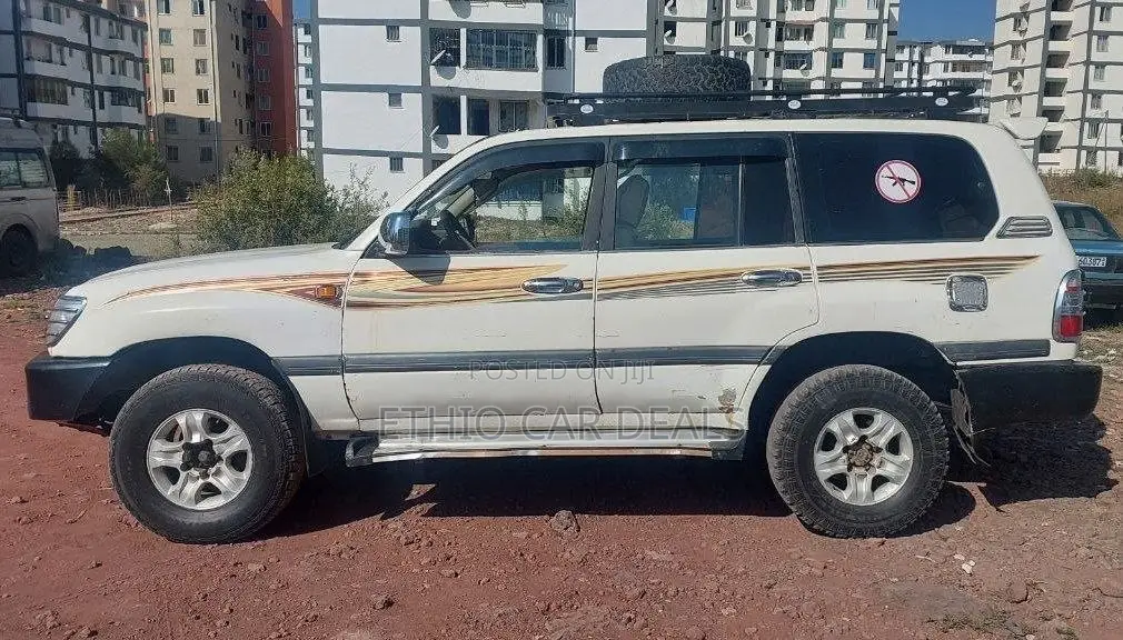 Toyota Land Cruiser 2003 White
