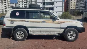 Toyota Land Cruiser 2003 White