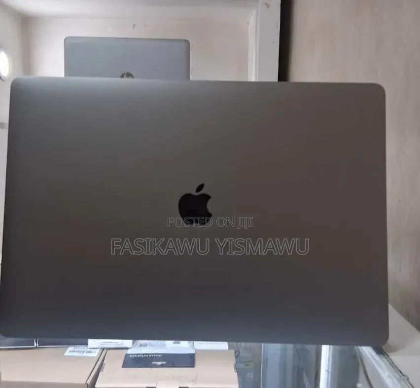 New Laptop Apple MacBook Pro 2019 32GB Intel Core i9 SSD 512GB