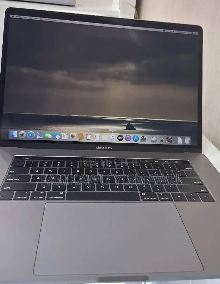 New Laptop Apple MacBook Pro 2019 32GB Intel Core i9 SSD 512GB