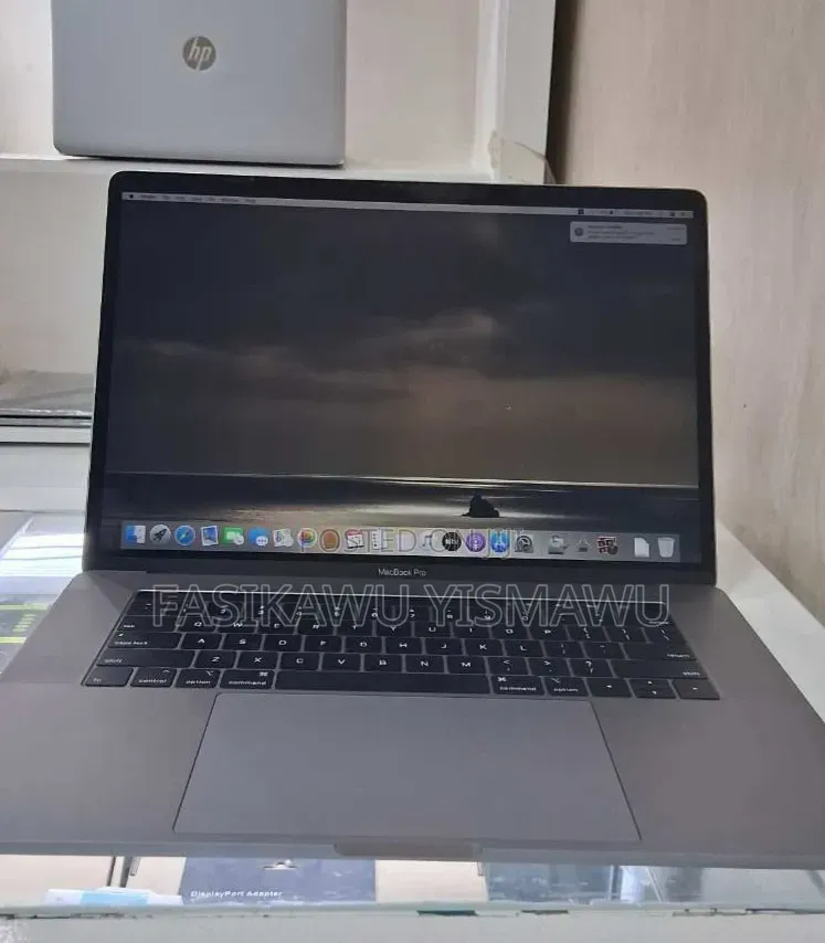 New Laptop Apple MacBook Pro 2019 32GB Intel Core i9 SSD 512GB