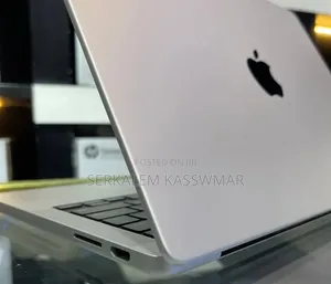 New Laptop Apple MacBook Pro 8GB Apple M3 SSD 512GB