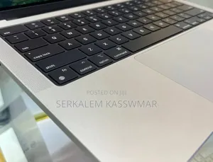 New Laptop Apple MacBook Pro 8GB Apple M3 SSD 512GB