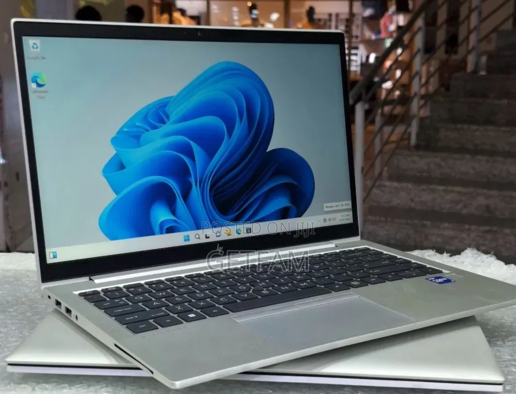 New Laptop HP EliteBook 840 G8 16GB Intel Core i7 SSD 512GB