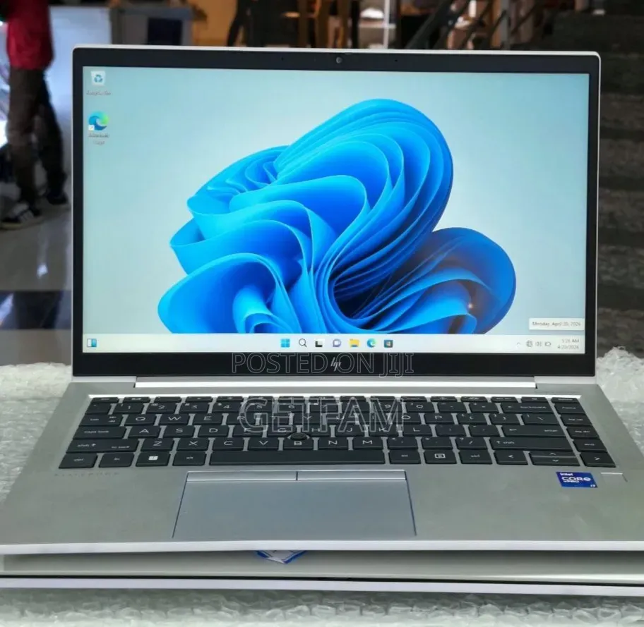 New Laptop HP EliteBook 840 G8 16GB Intel Core i7 SSD 512GB
