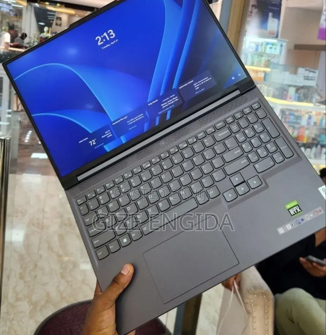 New Laptop Lenovo Legion 5 16GB AMD Ryzen 7 SSD 1T