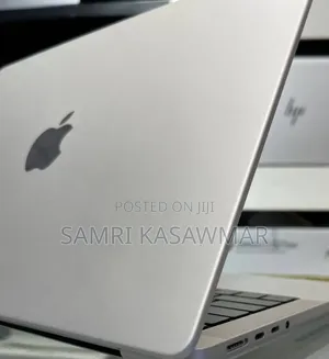 New Apple MacBook Pro 2024 M3 14-inch 8GB Intel Core i7 SSD 512GB