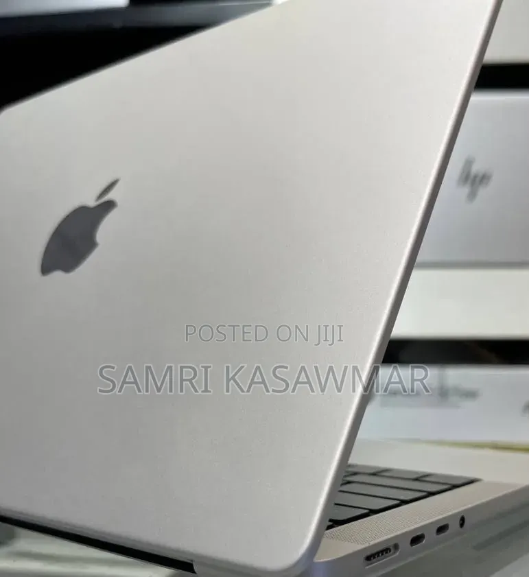 New Apple MacBook Pro 2024 M3 14-inch 8GB Intel Core i7 SSD 512GB