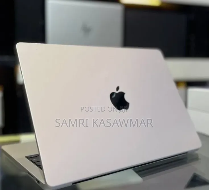 New Apple MacBook Pro 2024 M3 14-inch 8GB Intel Core i7 SSD 512GB