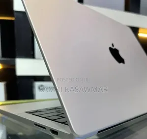 New Apple MacBook Pro 2024 M3 14-inch 8GB Intel Core i7 SSD 512GB