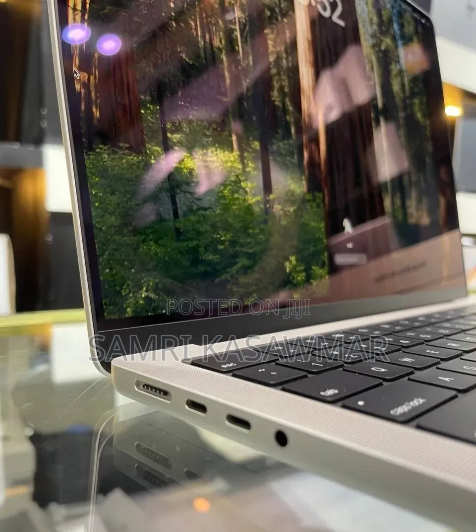 New Apple MacBook Pro 2024 M3 14-inch 8GB Intel Core i7 SSD 512GB