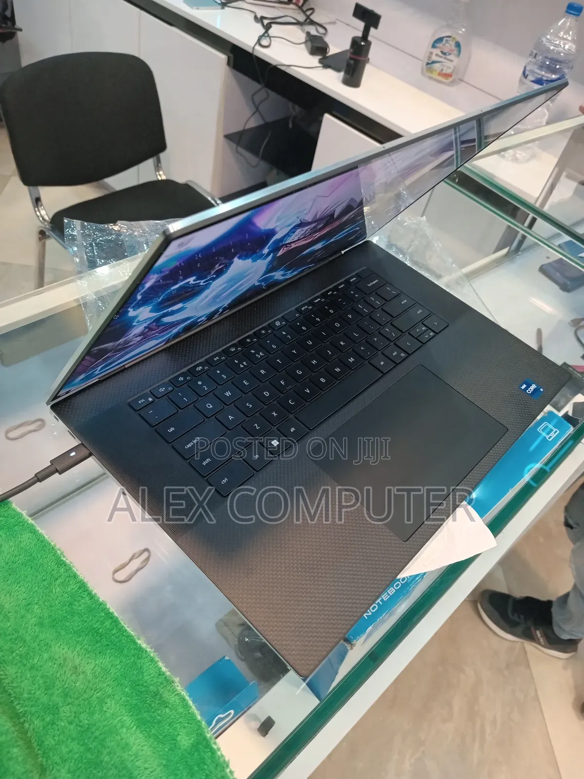 New Laptop Dell XPS 17 9720 16GB Intel Core i7 SSD 1T