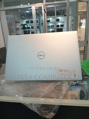 New Laptop Dell XPS 17 9720 16GB Intel Core i7 SSD 1T