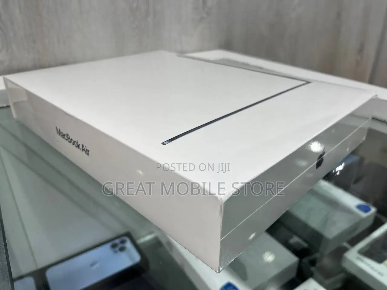 New Laptop Apple MacBook Air 2022 M2 8GB Apple M2 SSD 256GB