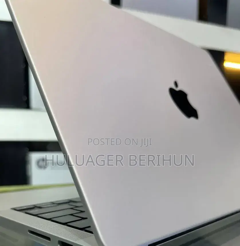 New Laptop Apple MacBook Pro 2023 M3 Pro 14-inch 8GB Apple M3 SSD 512GB