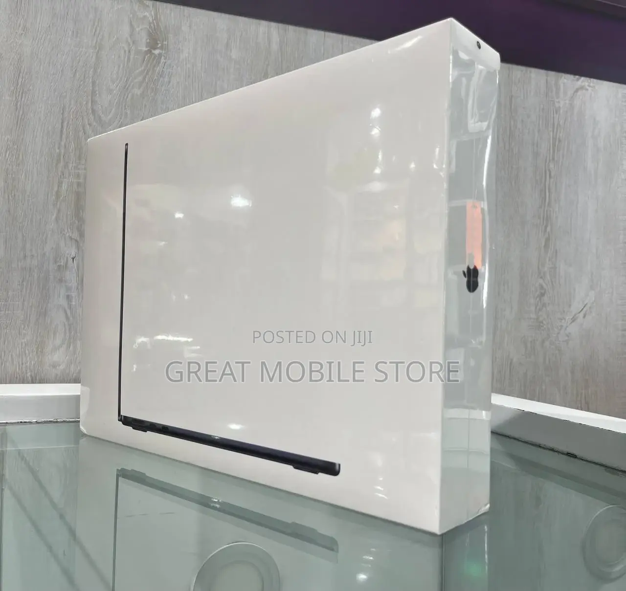 New Laptop Apple MacBook Air 2022 M2 8GB Apple M2 SSD 256GB